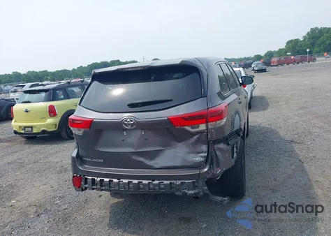 2018 Toyota Highlander Le from USA, damaged, VIN 5TDBZRFH3JS841728